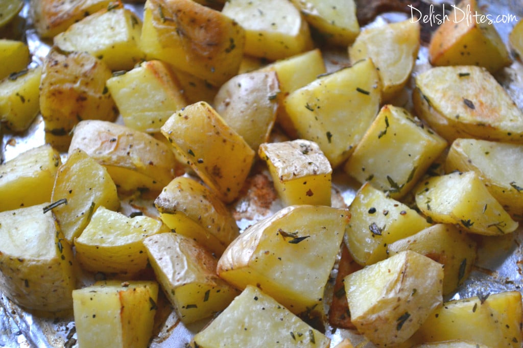 Roasted Garlic, Rosemary & Thyme Potatoes | Delish D'Lites