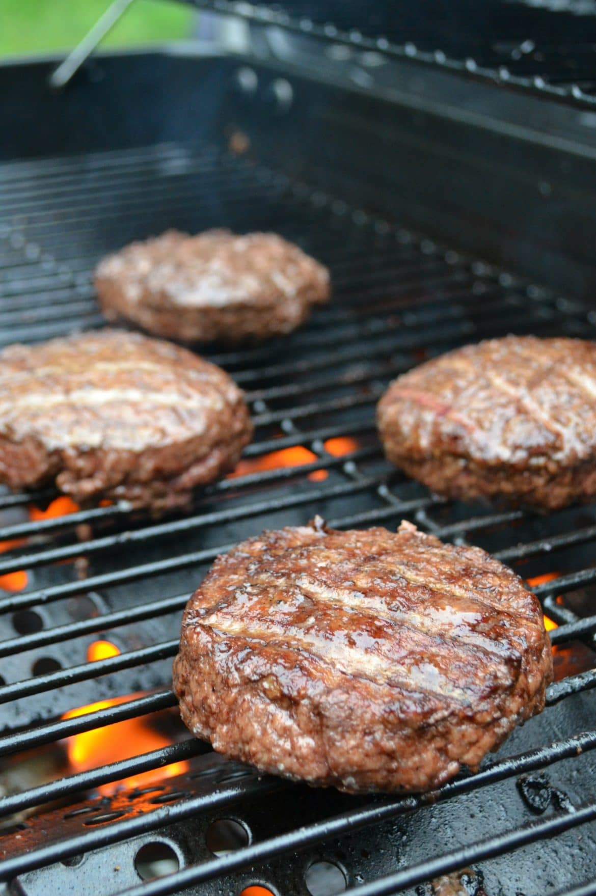 Avocado Chipotle Burgers - Delish D'Lites